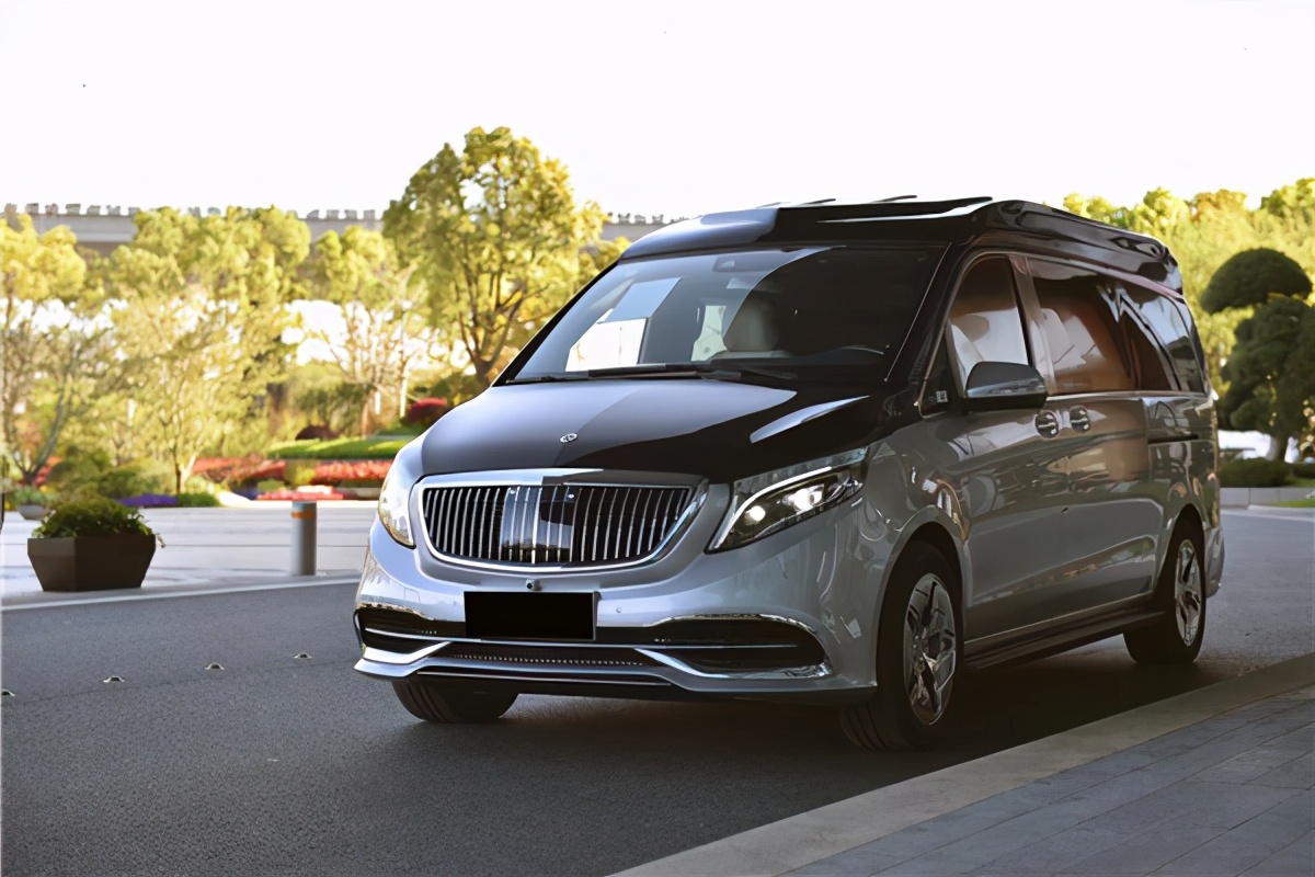 2021款奔驰7速v260l高顶商务车普曼静域
