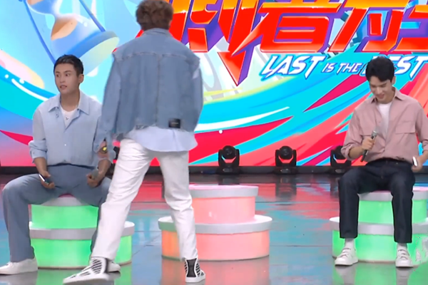 " happy base camp " premonitory, gong Jun Zhang Zhehan is sung jump birthday song, sun Yi becomes only female honored guest