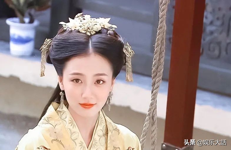 人均一字眉加披發(fā)的影視圈，或許?早就忘記了美人在骨不?在皮吧