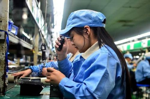 英國向全世界宣布，中國成為英國最大進口國，電子產品佔了25%