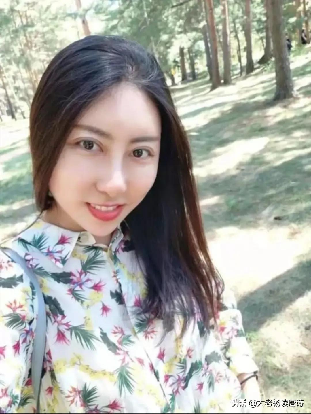 热搜,网络讨伐之声不绝于耳时,《诗刊》编辑部副主任彭敏发声力挺浅浅