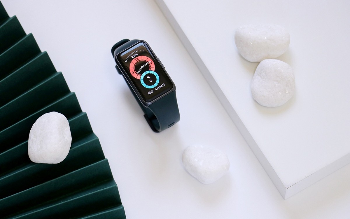 Опыт HUAWEI Band 6: поддержка всепогодного мониторинга кислорода в крови, полноэкранный режим номинальной силы