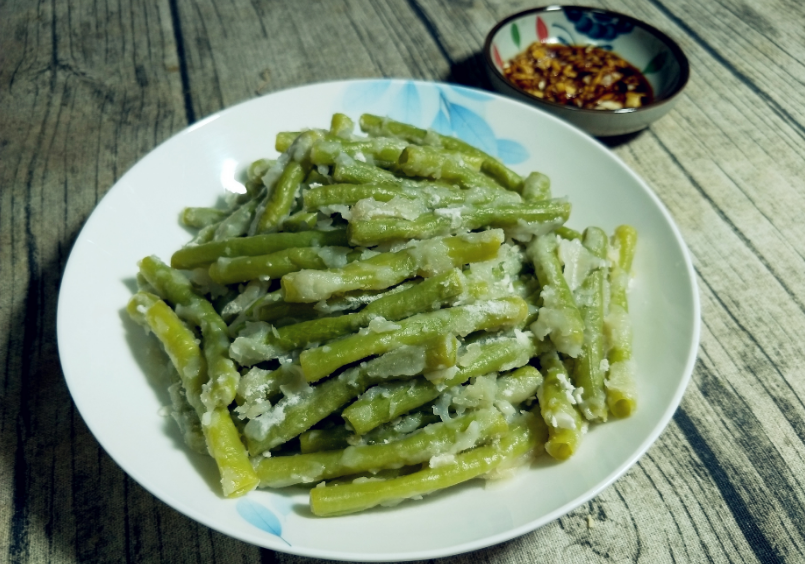 夏天豆角多，别只会炒着吃，教您一个别样做法，好吃不油腻营养高