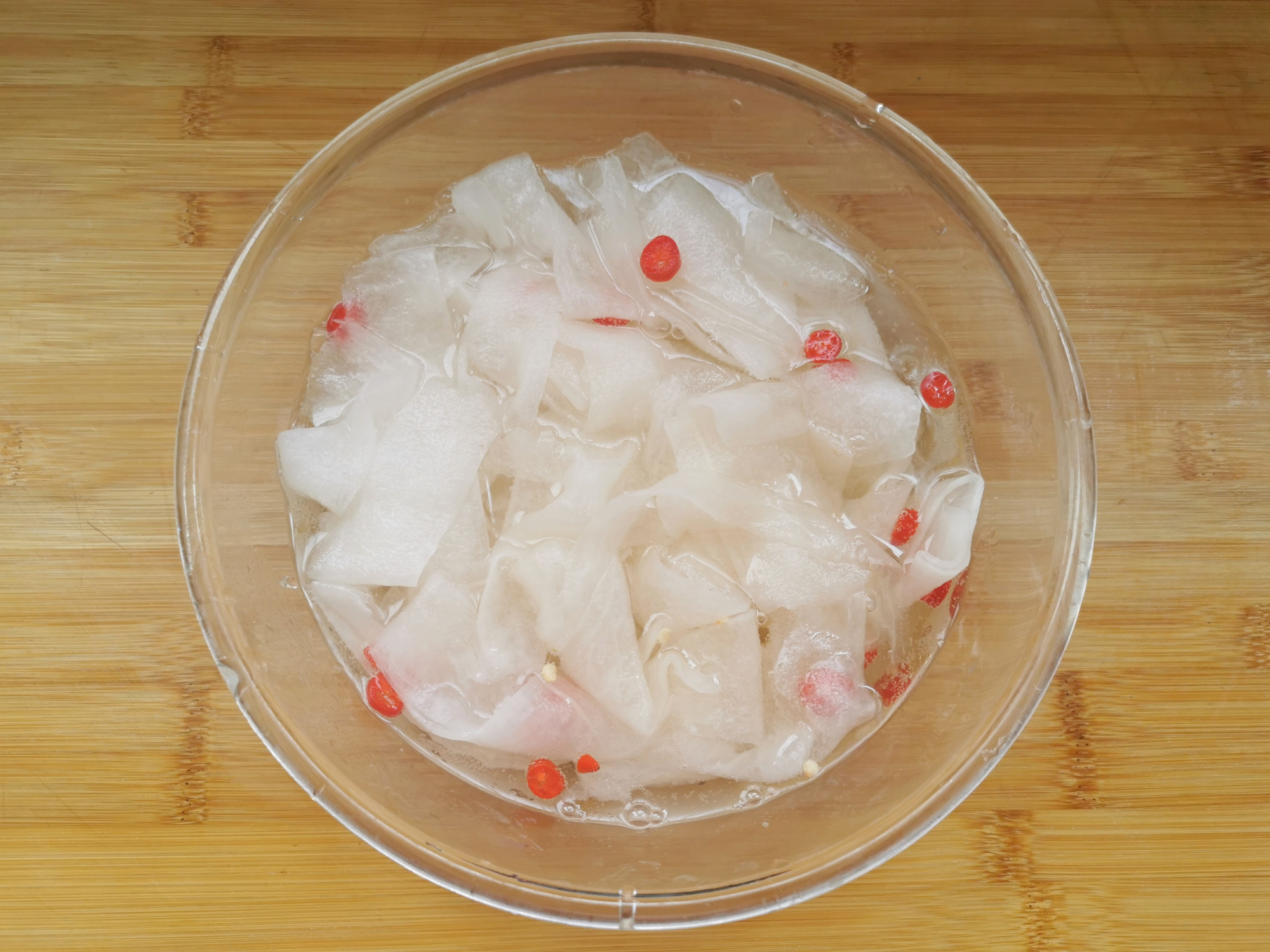 全网都在做的雪碧泡萝卜，酸辣爽口，开胃解腻，适合手残党