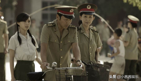 同样是不婚主义，杨丽萍被骂上热搜，56岁的她却