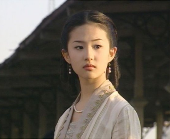 “可云”徐露：巅峰期退隐，嫁大7岁男友，46岁