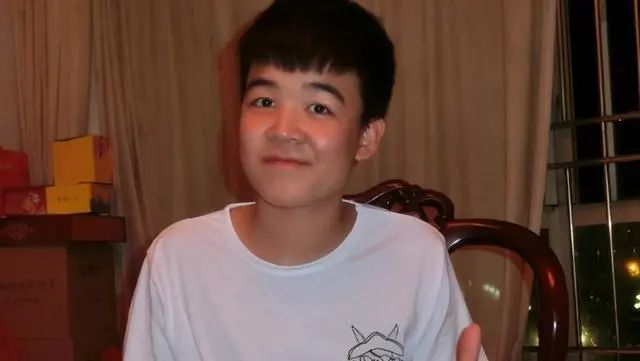 《变形计》主人公现状：杨桐出道，韩安冉三婚，尚领兄已去世