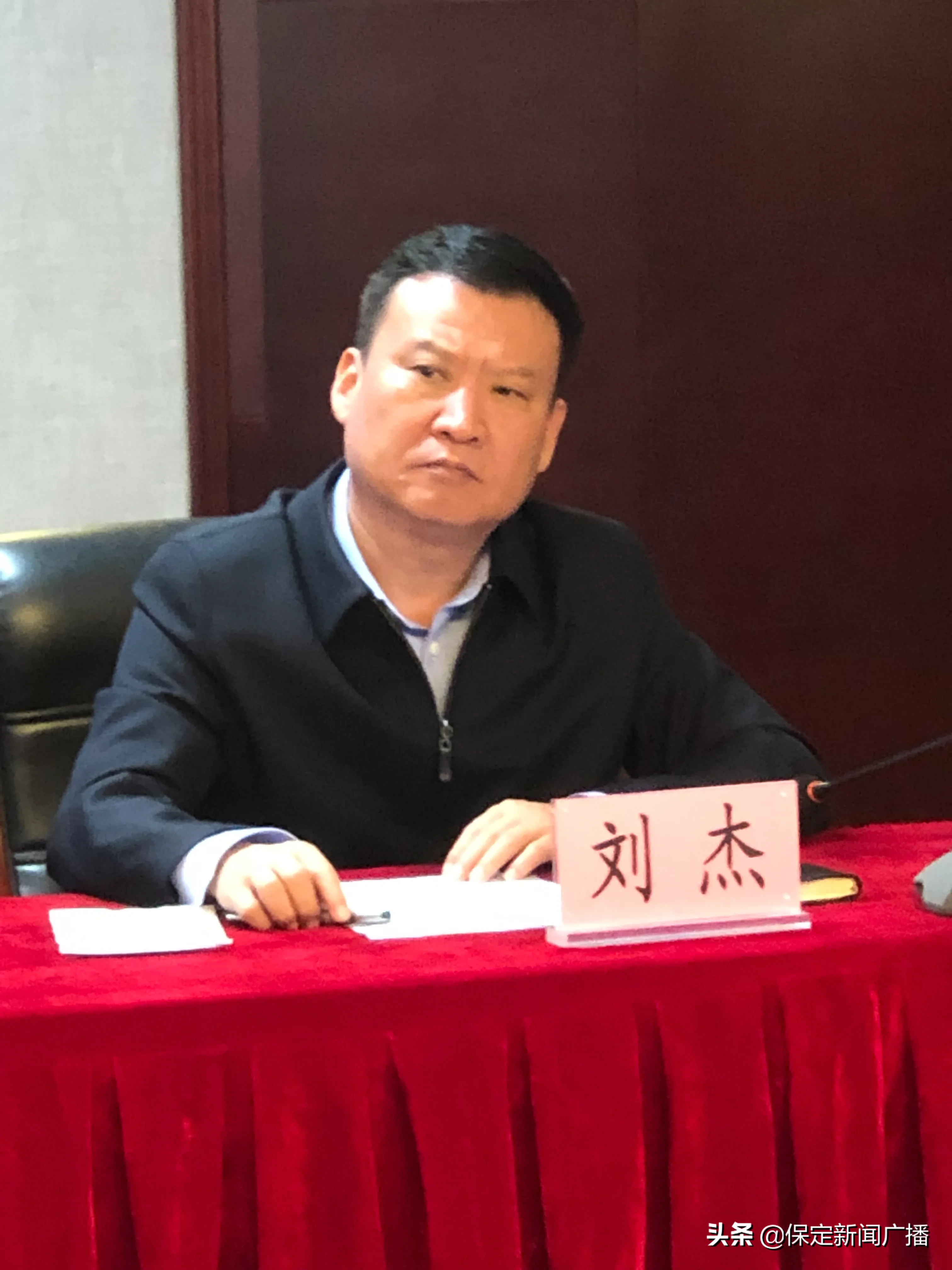 今天易县组织召开中医药传承创新发展大会，人民英雄张伯礼院士受邀致辞，共话中医药传承创新