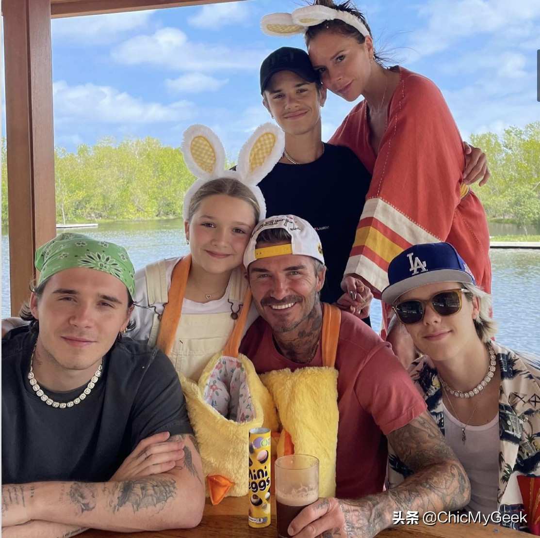 贝克汉姆与两儿子同款发型比帅，老贝还是永远的神