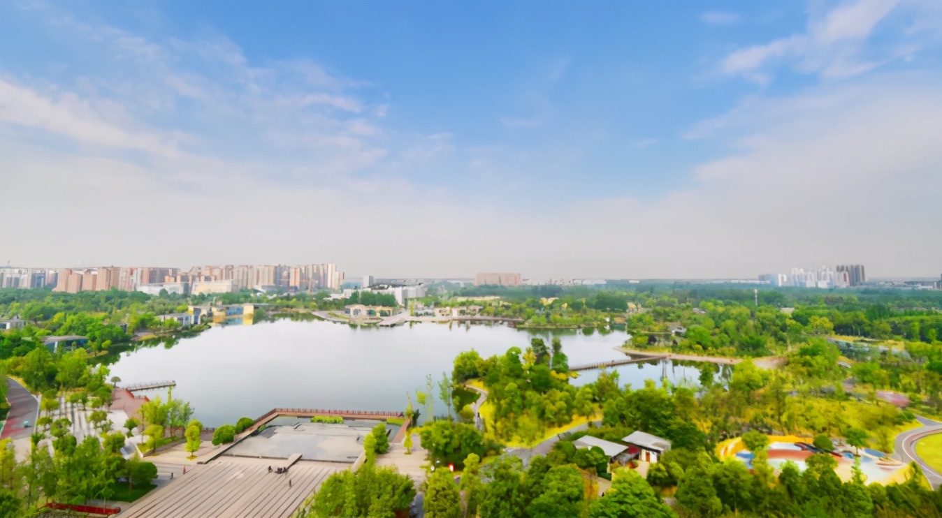 5万平方米……在成都双流花园路以南,成新蒲以东的杨柳湖公园城市示范