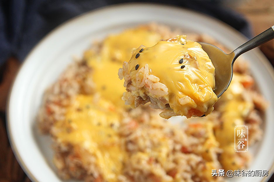 天冷了，我家就愛吃這飯，香氣撲鼻，美味營養高，上桌就光盤
