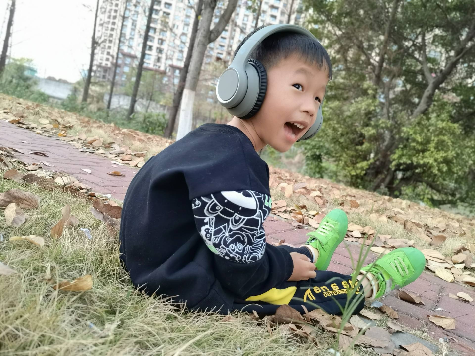 告别喧嚣，静享律动，Unionstar C20头戴式蓝牙耳机