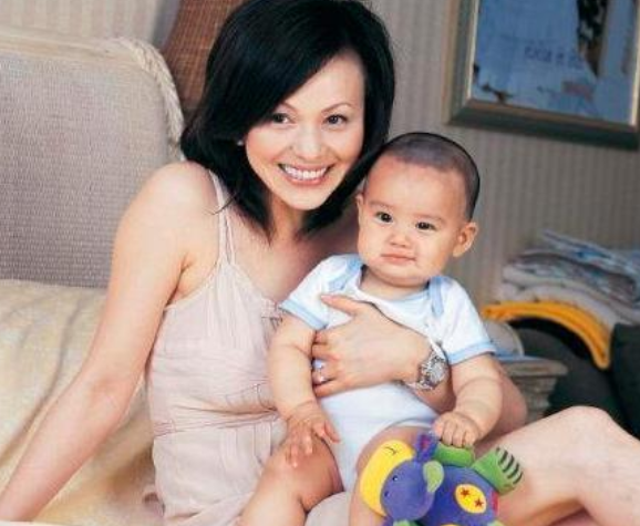 Drive 300 thousand car, still ask a driver, gather up Fang Lei's economic atmosphere is inferior to Wang Lin really