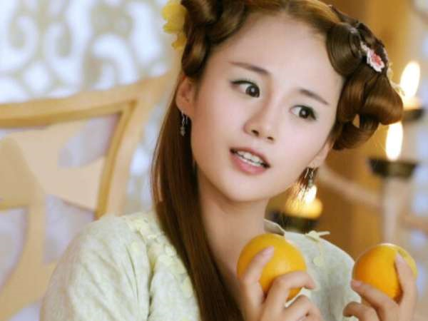 有种整容叫做穿上现代装的糖宝，脱下古装后：犹如天仙下凡