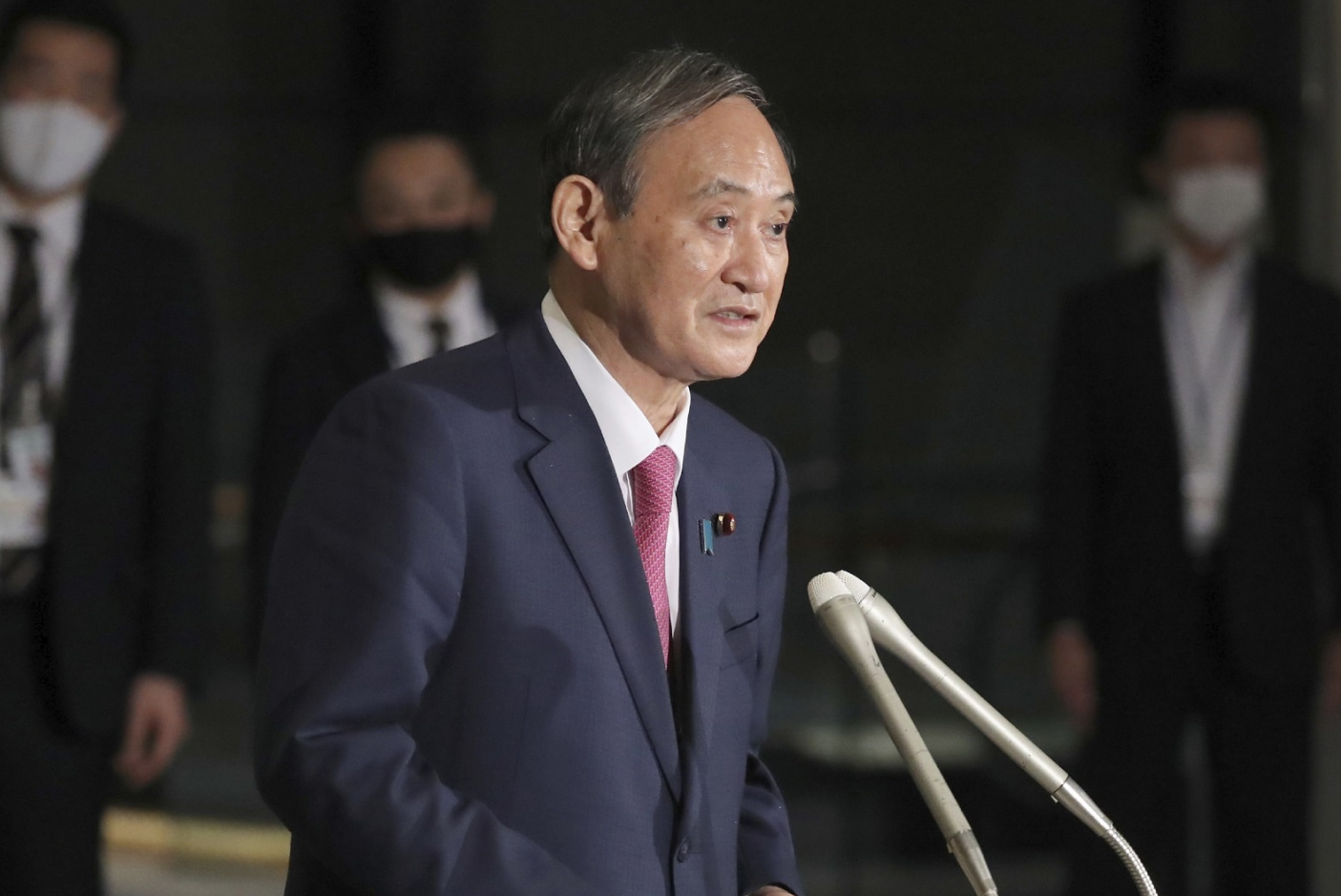 疫情反彈政策不當，菅義偉被拉下神壇，日議員怒斥：遠不如安倍