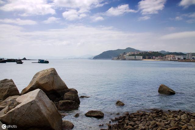 没户口在京沪没法上学，深圳帮你解决这个问题