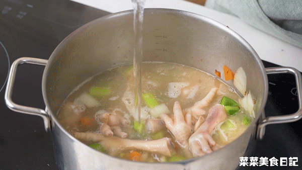 I love to eat this way when it's cold!  It’s so hot that the bowls don’t need to be washed