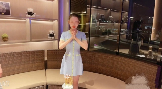 郎朗送大钻戒为娇妻庆生，吉娜晒合照高调撒糖，夫妻比心对视甜齁