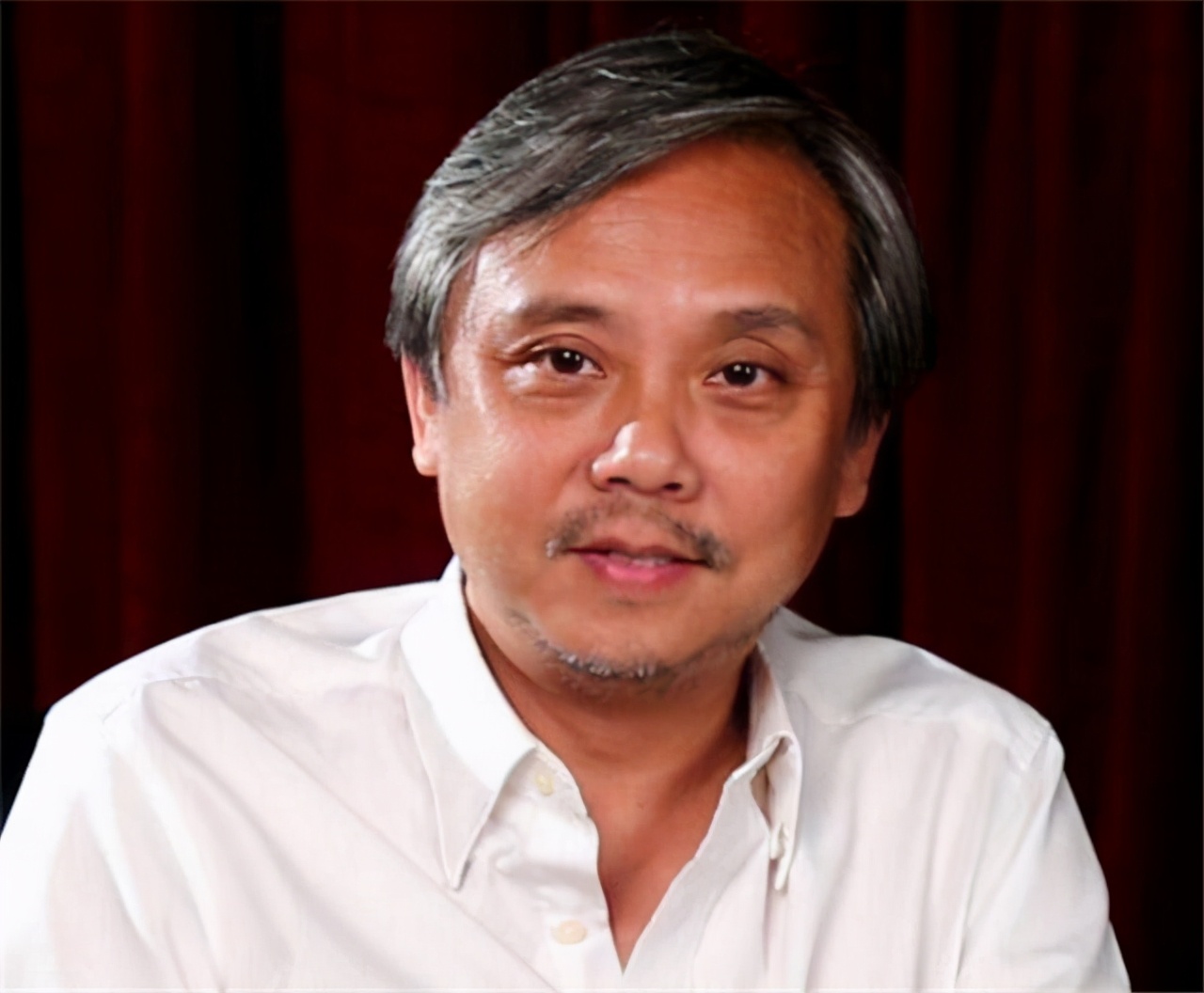 1995年，成龙花2亿拍了一部电影，却斩断了袁咏仪