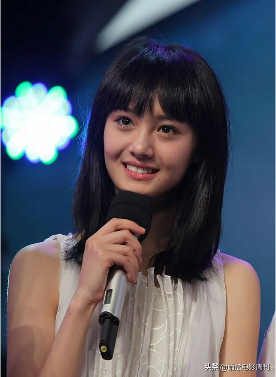 “芭蕾舞”下的郑爽，宛若一只白天鹅，不愧是仙女级别人物