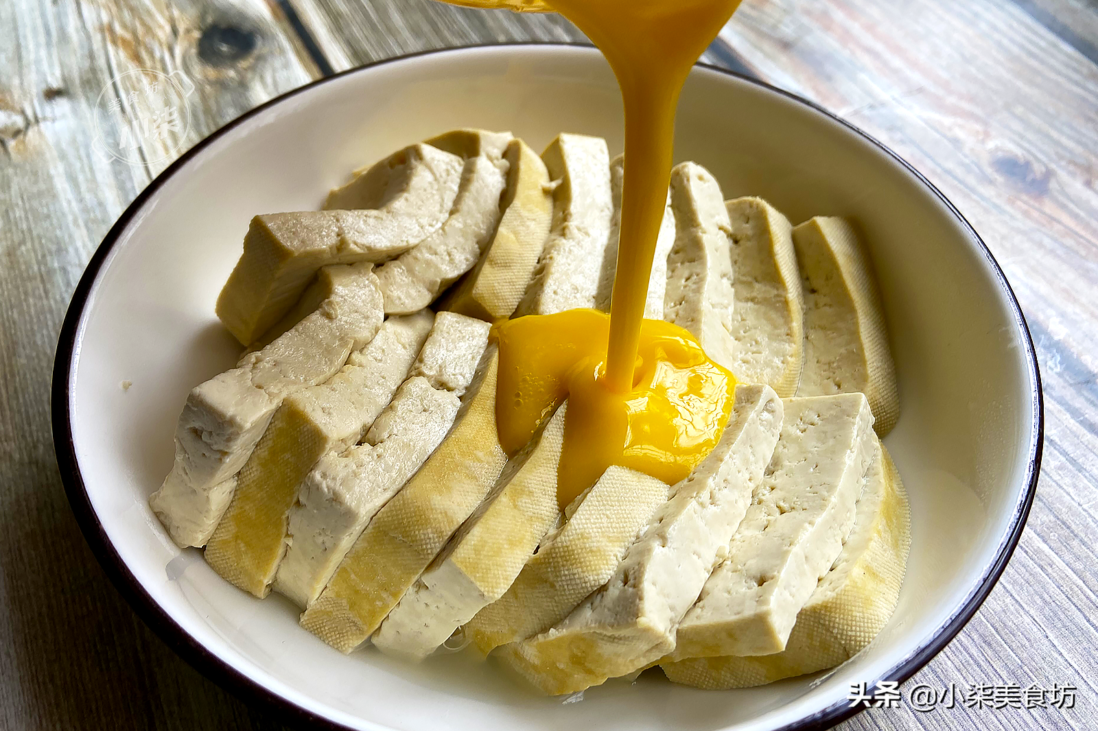 豆腐裡打2個雞蛋，不炸也不炒，一周吃7次都不夠，比吃肉還香