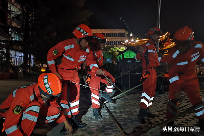 一觉醒来，人民有难，中国武警民兵紧急出动，西部战区应急响应