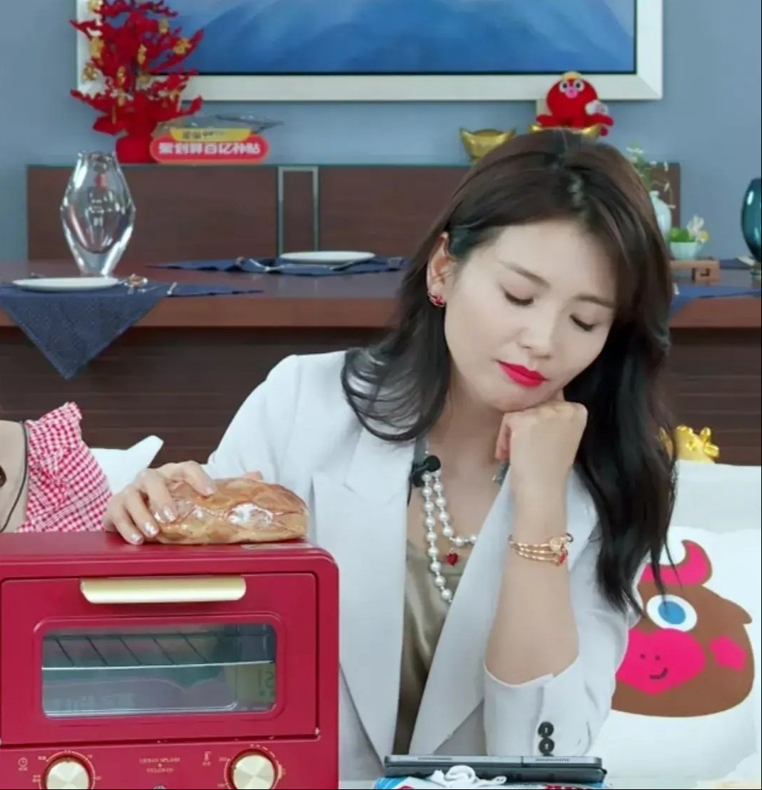 刘涛直播被骂，飞天茅台降价1500，却被质疑五千