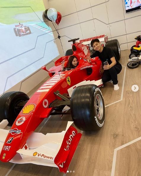 林志颖上亿豪宅有多豪？客厅摆法拉利做装饰，