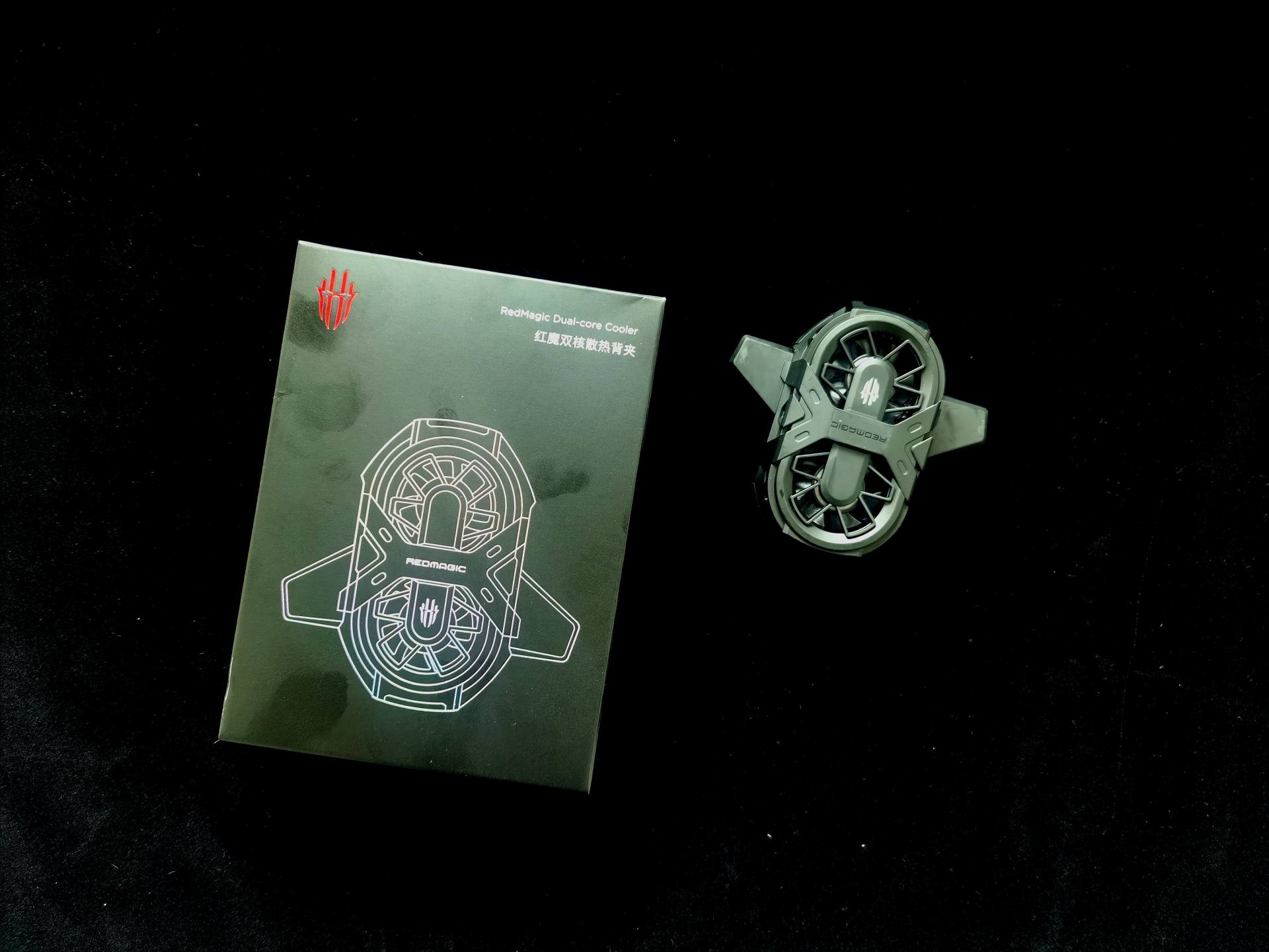 玩手机游戏必备降温利器，红魔双核散热背夹测评体验
