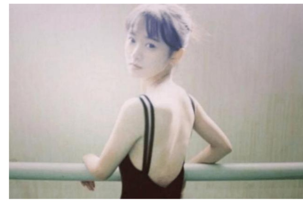 鞠婧祎为啥被叫“四千年美女”，看到她14岁的照片：一切早已注定