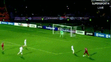 0-2！世预赛大冷，37万人口小国7连败，创74年耻辱纪录