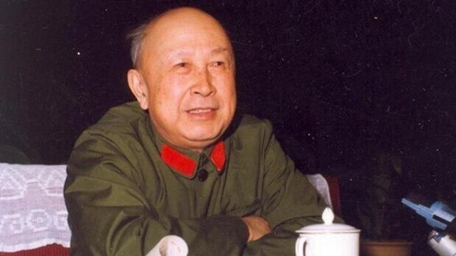 Ǯѧɭ��нֻ��300��Ԫ,������һ���������,����ʮ��Ԫ˧��û��