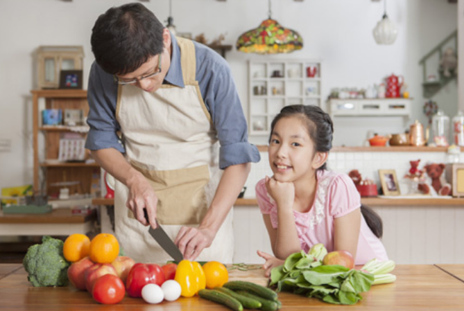 田亮女兒“逆天式發育”，12歲身高近一米七，長腿吸睛又美又颯
