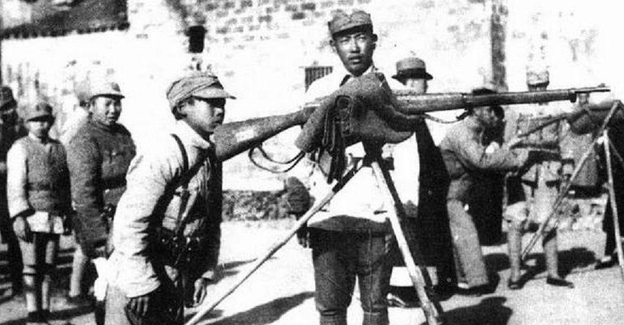 老兵回农村被嘲笑当兵无用，省委书记下乡，发现老人竟是特等功臣