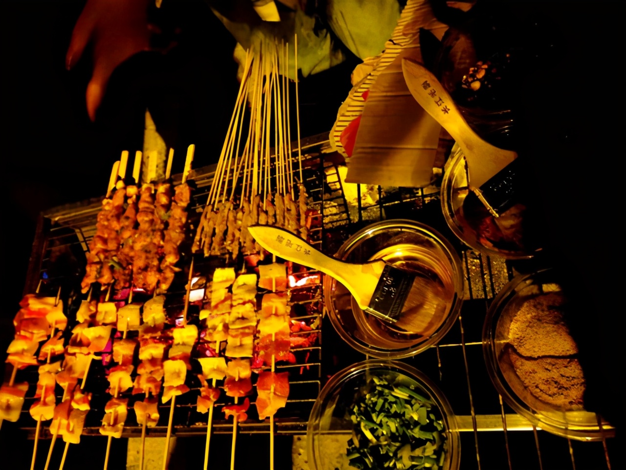 Grumpy!Wang Zengqi Taste delicious food from all directions, and taste the fireworks in the