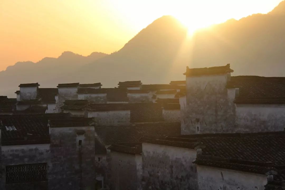中国8条经典自驾线路,这8场诗与远方是时候出去走走了