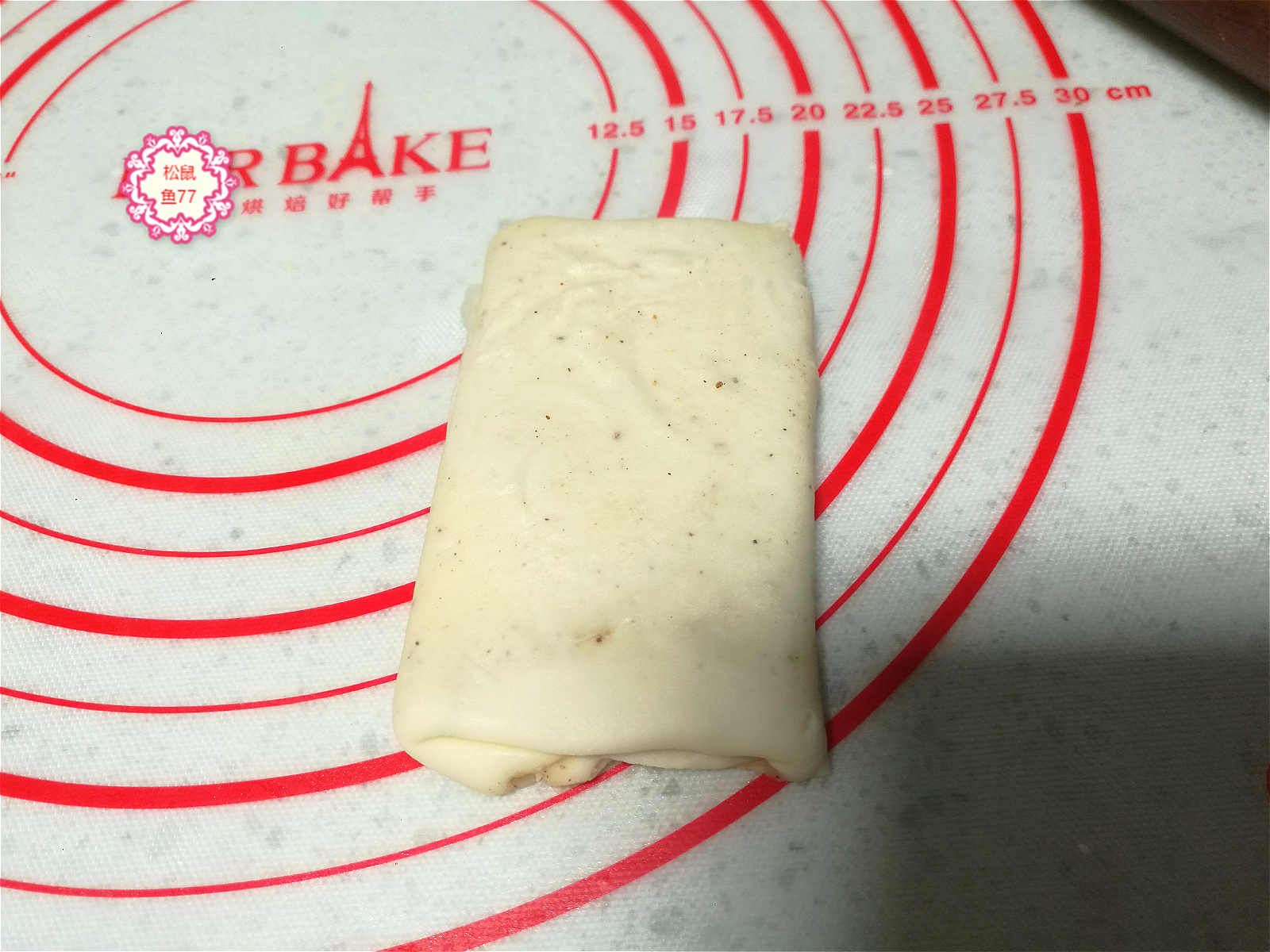 一捏就碎，一碰就掉渣兒，一吃倍儿香的油酥小燒餅，做法超簡單