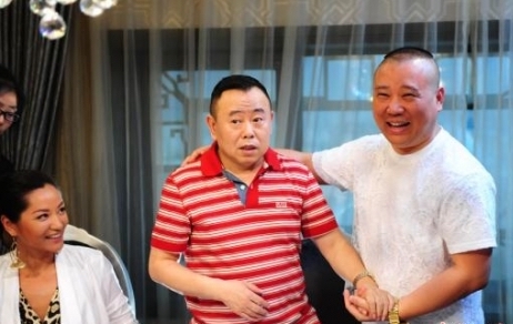 潘长江比郭德纲大十几岁，出道早很多年，为什么还被郭德纲叫大哥