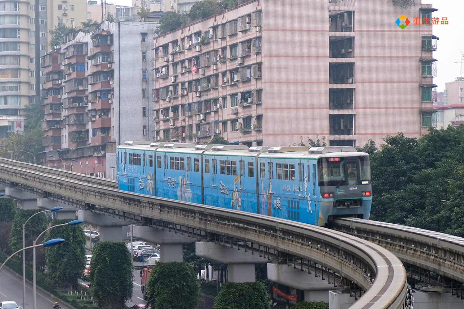 在重庆轨道站内开店需要多少钱？签3年合同，单店租金最高超20万