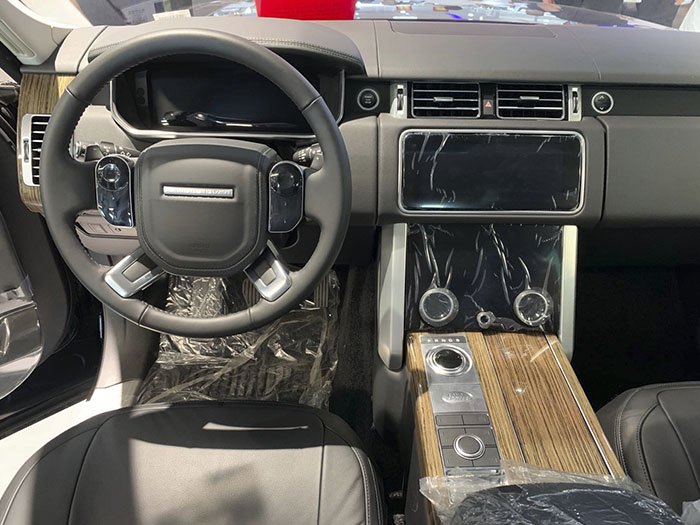 全黑武装,2019款路虎揽胜行政版,最有气场的suv之一