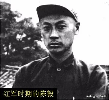 中国第一支红军在什么时候成立？总共多少人？军长是谁？