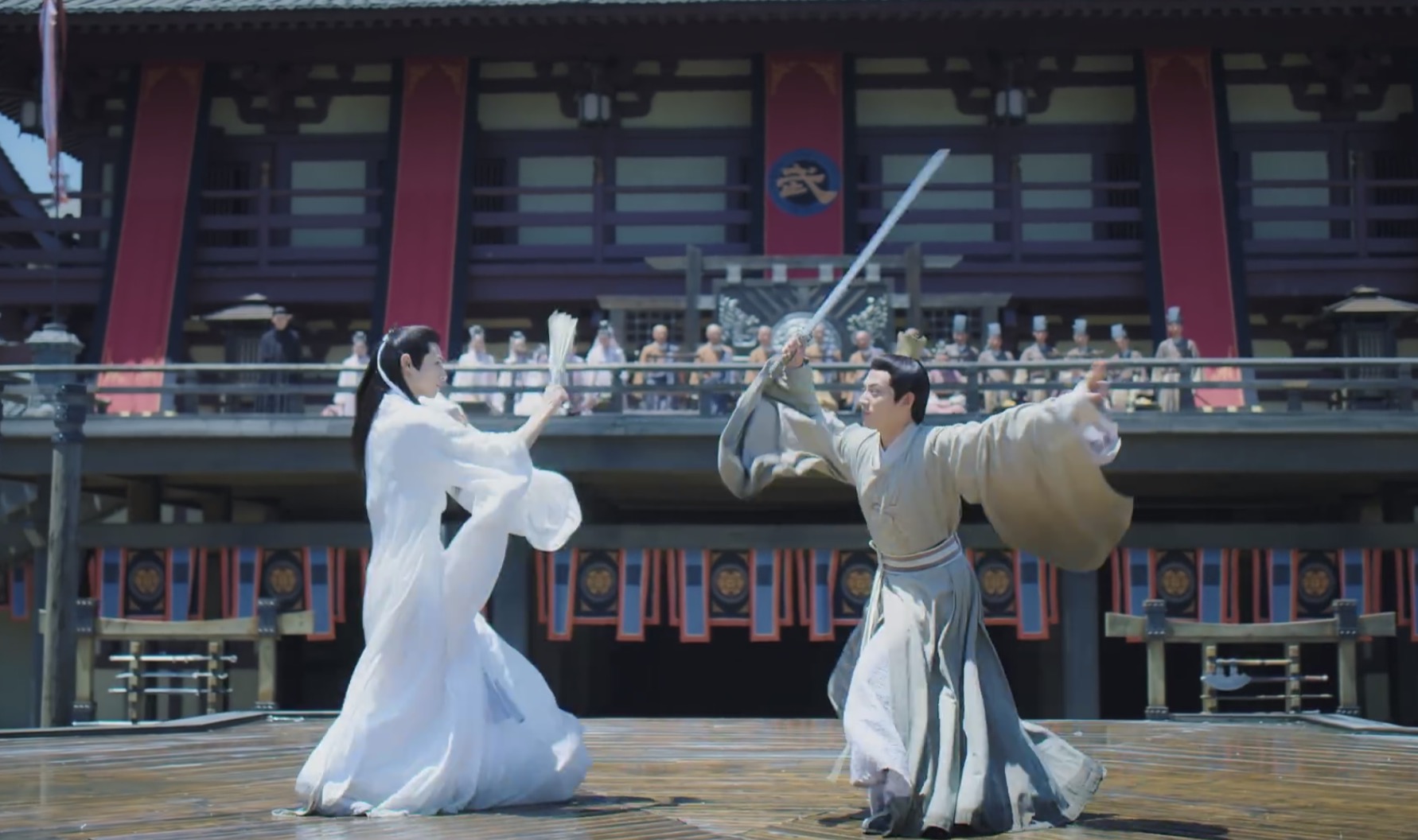 罗云熙能否凭《月上重火》成为顶流？被指脸上粉太多，武侠味不足