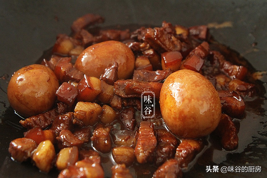 想吃卤肉饭在家就能做，肥而不腻，汤汁拌饭都能吃三碗，太香了