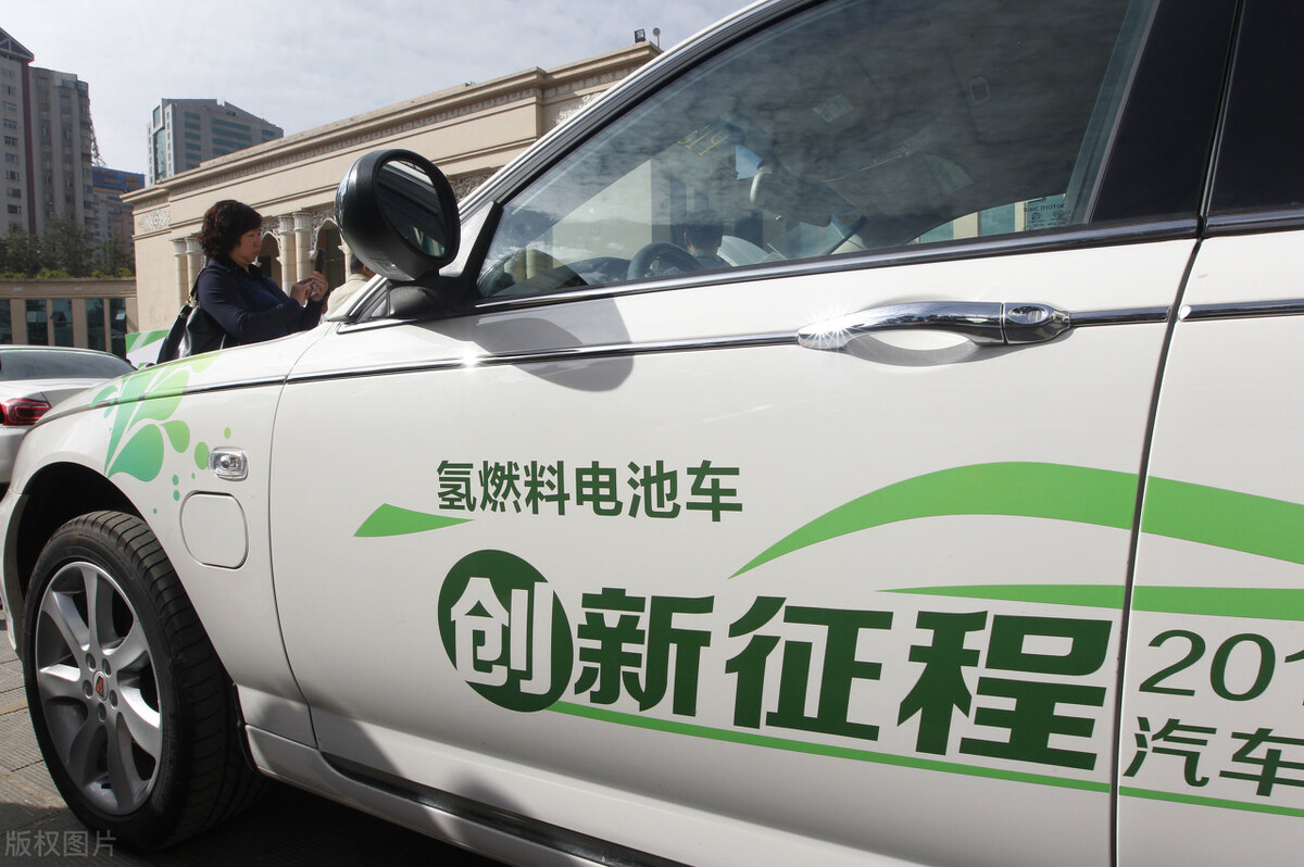 學(xué)新能源汽車好就業(yè)嗎,新能源汽車維修技術(shù)培訓(xùn)(圖2)