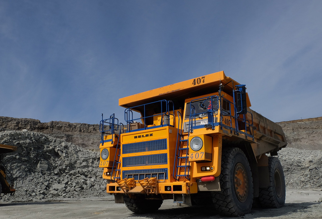 实拍俄罗斯最大钻石矿场，直接钻石诞生过程，原来是这么操作的