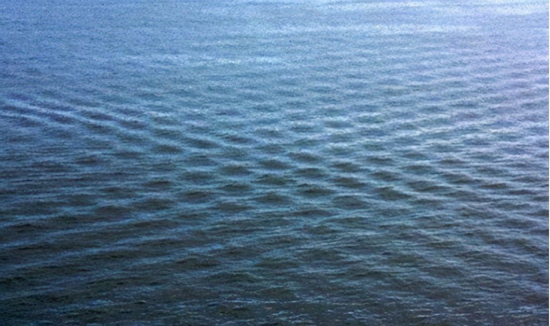 Have You Seen Square Waves On The Sea? Tour Guide Run Quickly When 