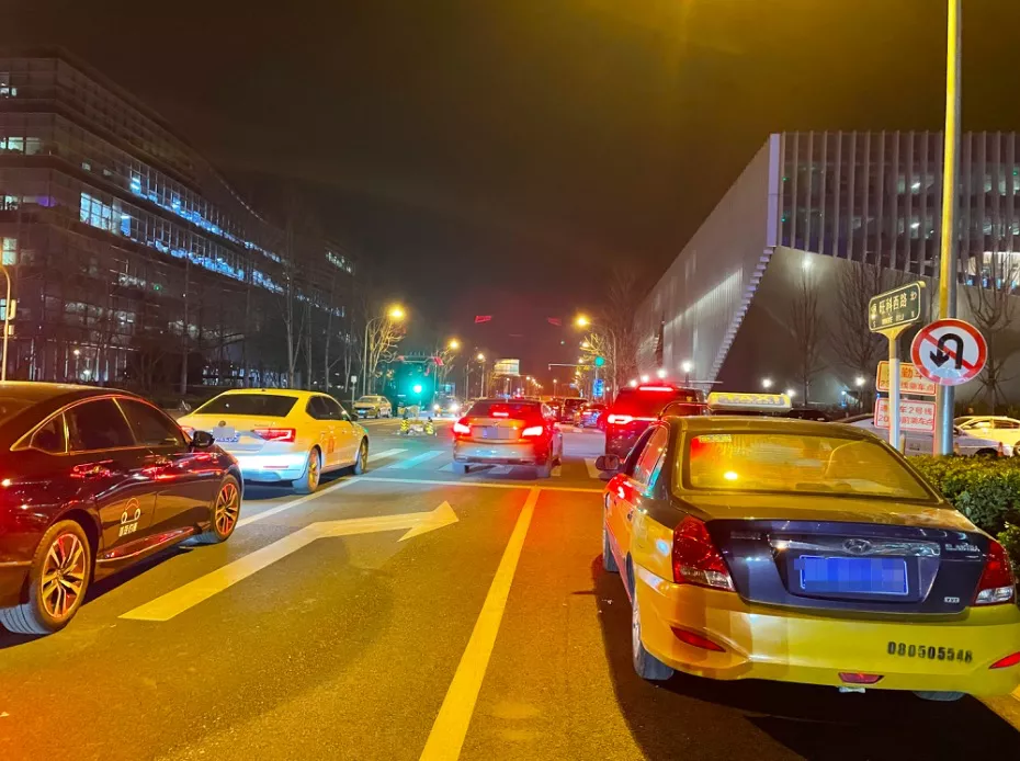 后厂村的网约车司机:听大厂人吐槽,跟他们交