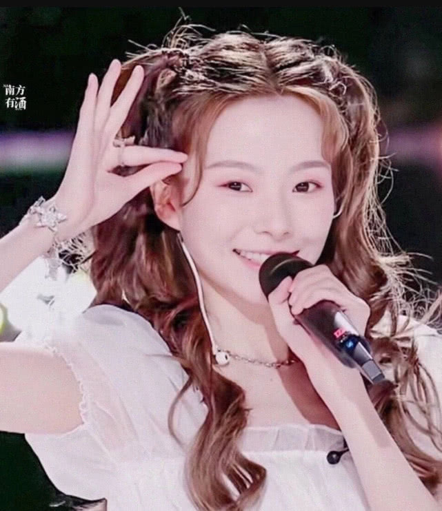 《创3》官宣破百万粉丝学员，陈卓璇仅排第二，