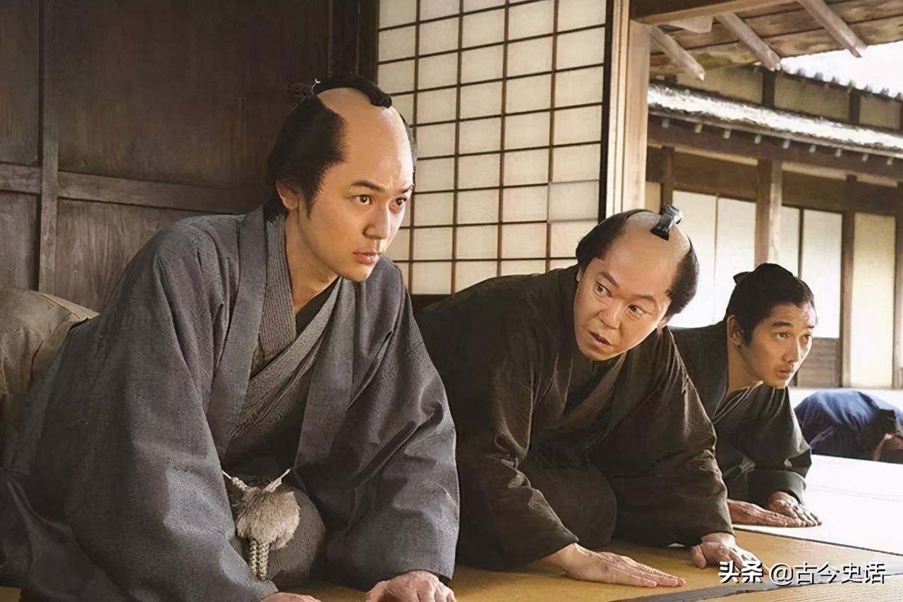 古代日本男人，为什么要把头发，搞成一副谢顶大叔的样子