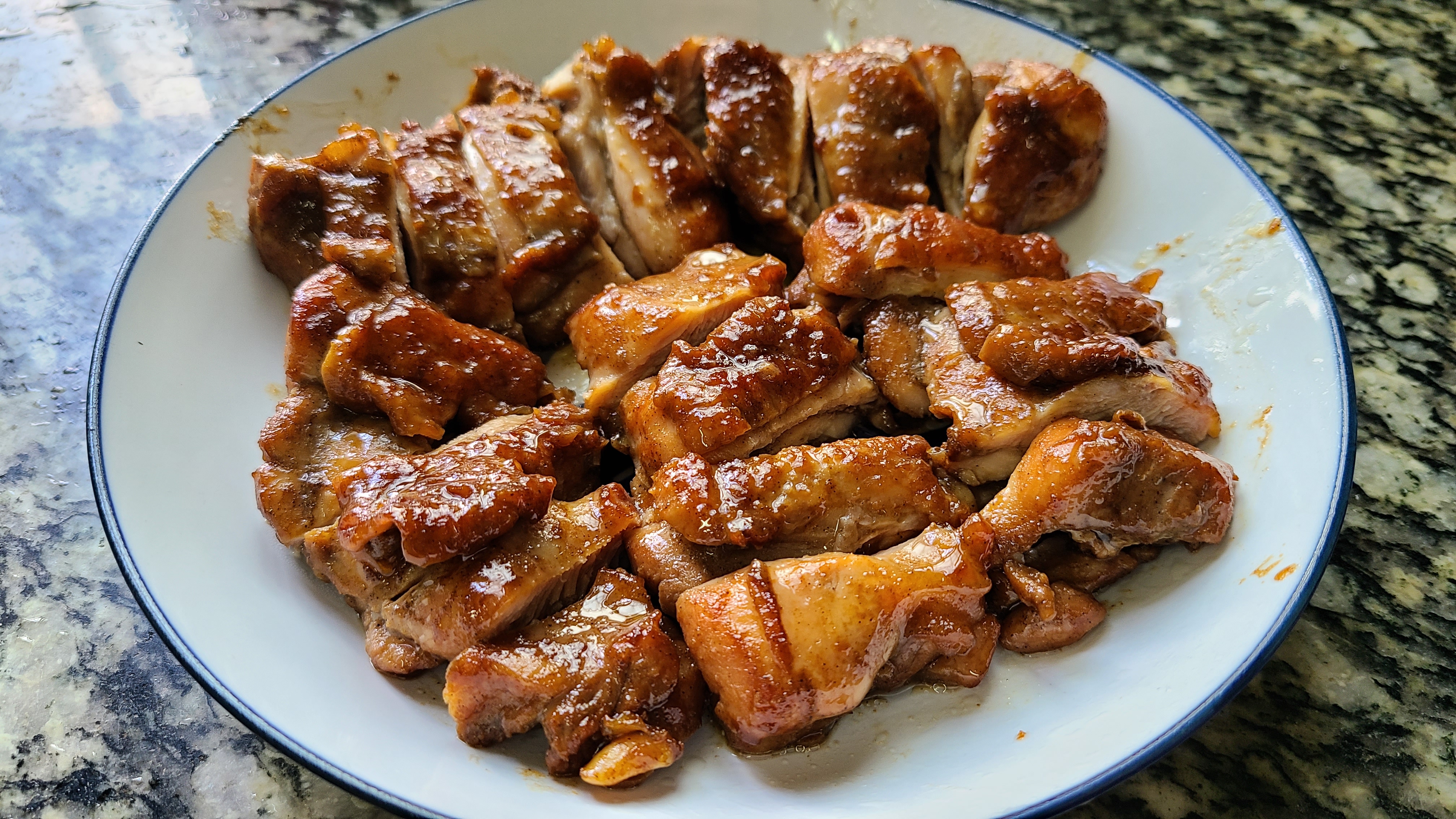 鸡腿别直接炖，广东人教我一个做法，美味好吃，每次都吃光